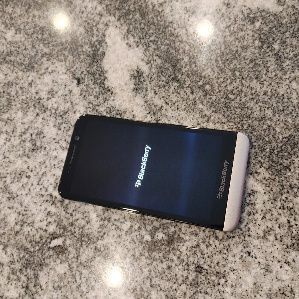 Blackberry Z30 Smartphone